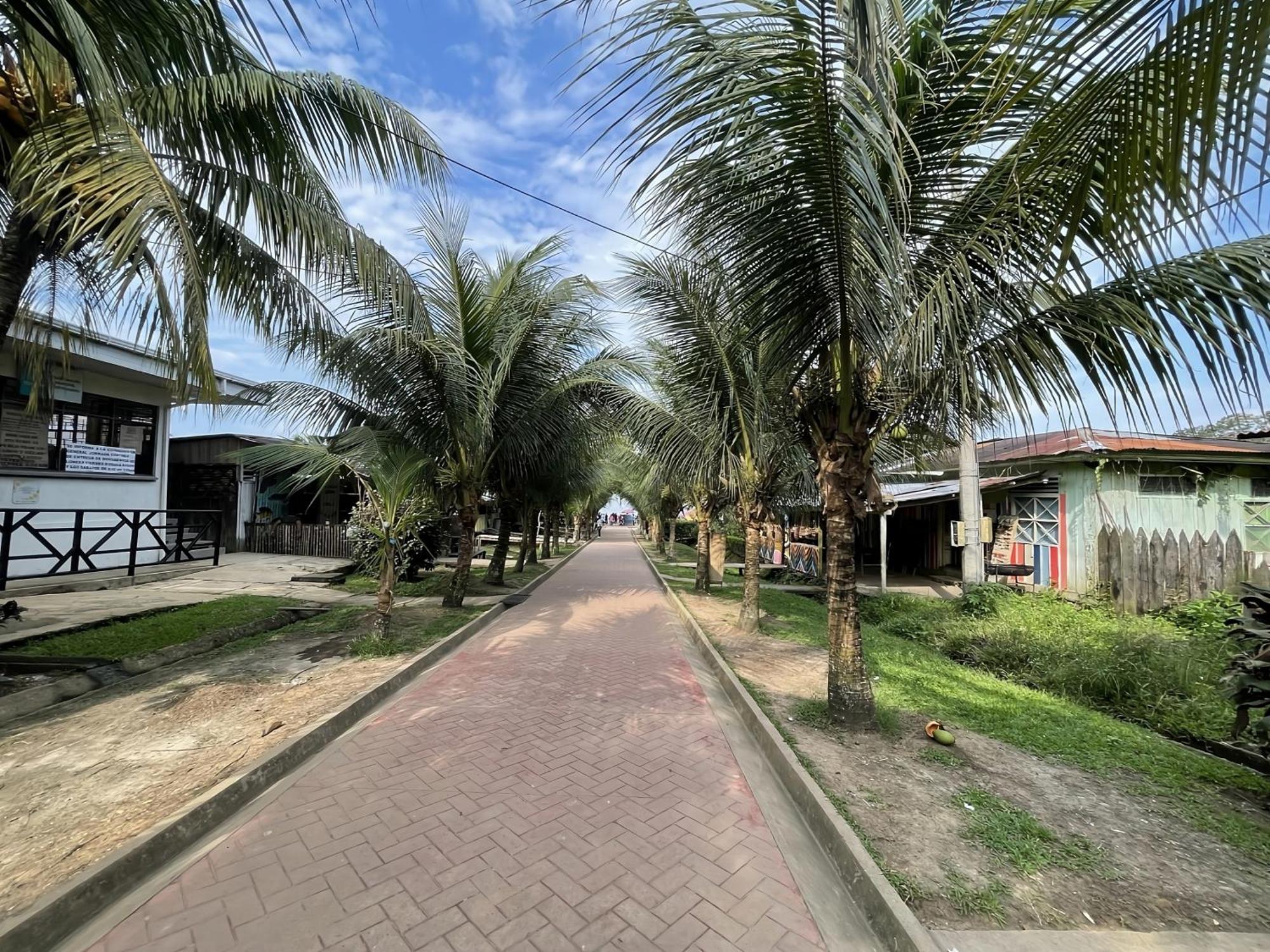 Hotel Maiku Amazonas Puerto Nariño Esterno foto